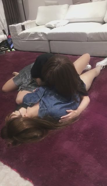 圣蒂祖宗 同好共享 两姐妹 边玩女奴边调请  