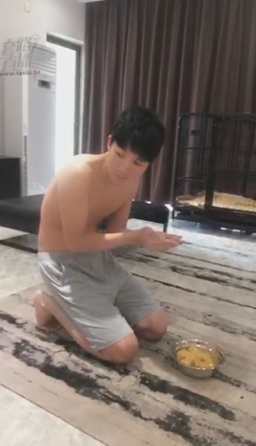 圣蒂祖宗 同好共享 拉完接着强迫吃 下集  