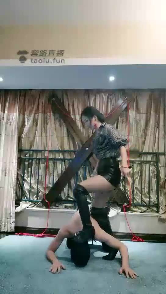 银河 SP 踩头 暴打 