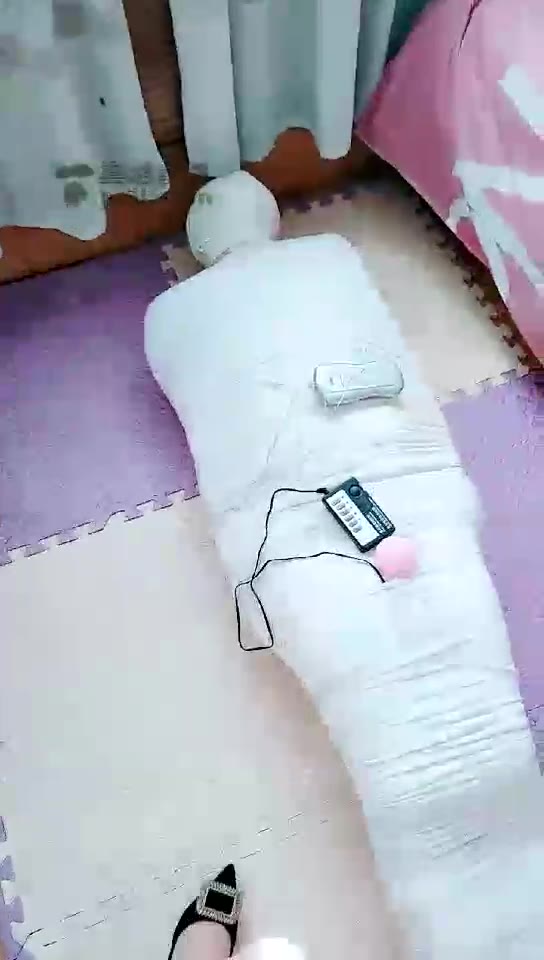 月月 看看我做的木乃伊 