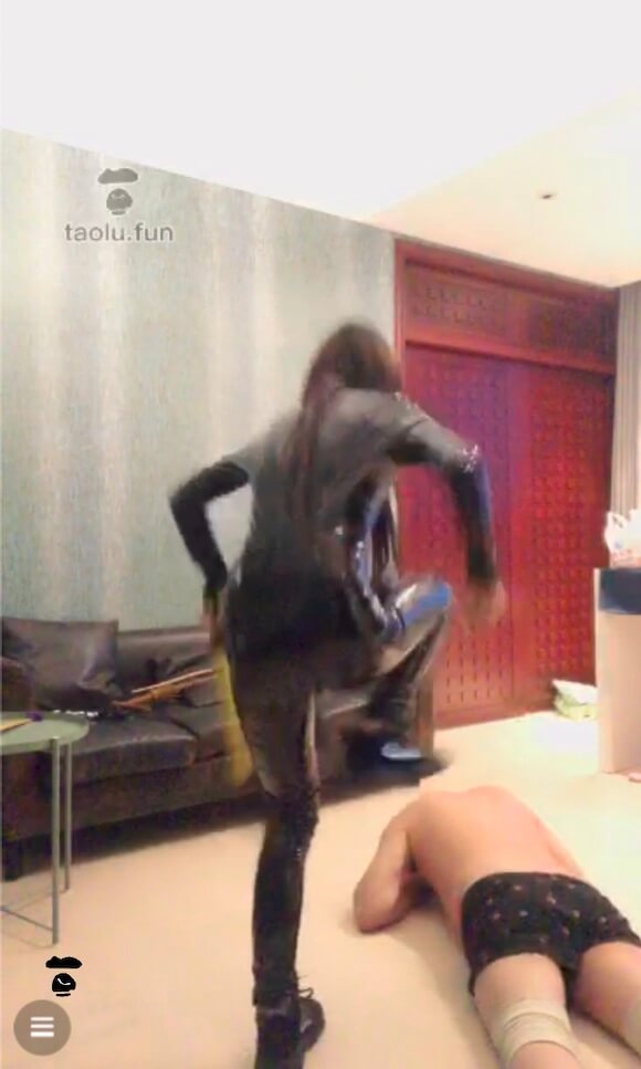 美依和冷依 独家超清 双女主调教 狠虐 绝版