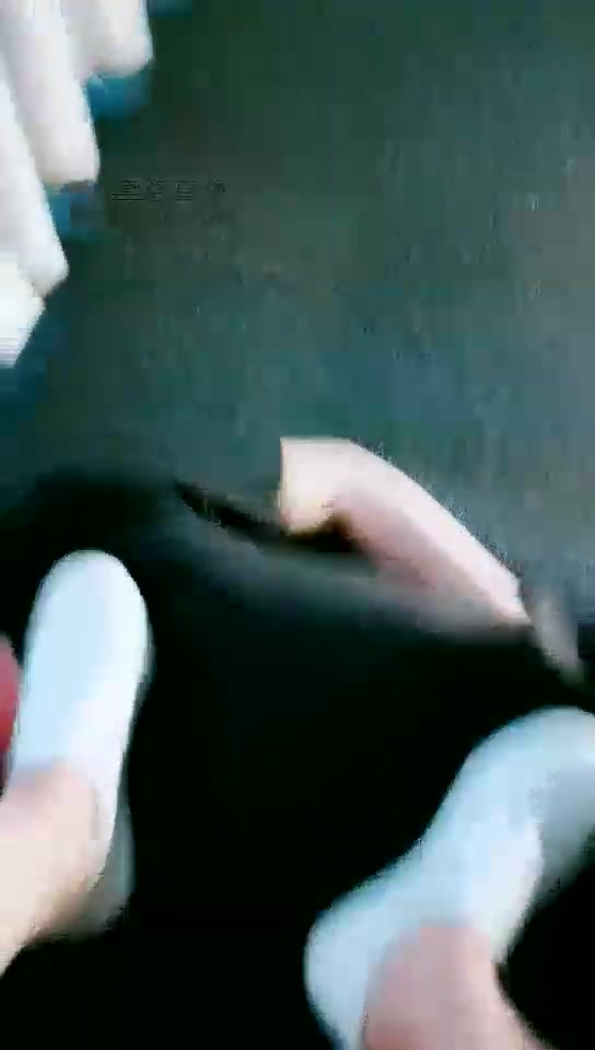 墨云 小白鞋踩踏 暴力踢踹 踹肚子