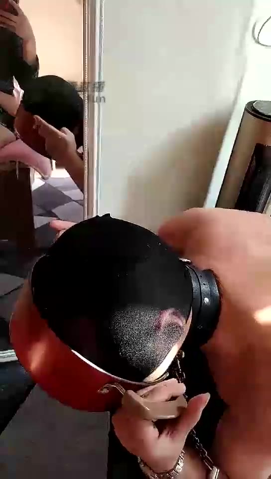 安琪 恋足脚喂食圣水