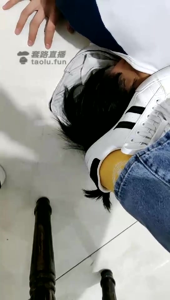 AA冰冰 超清版 强迫女奴吃内内 白带