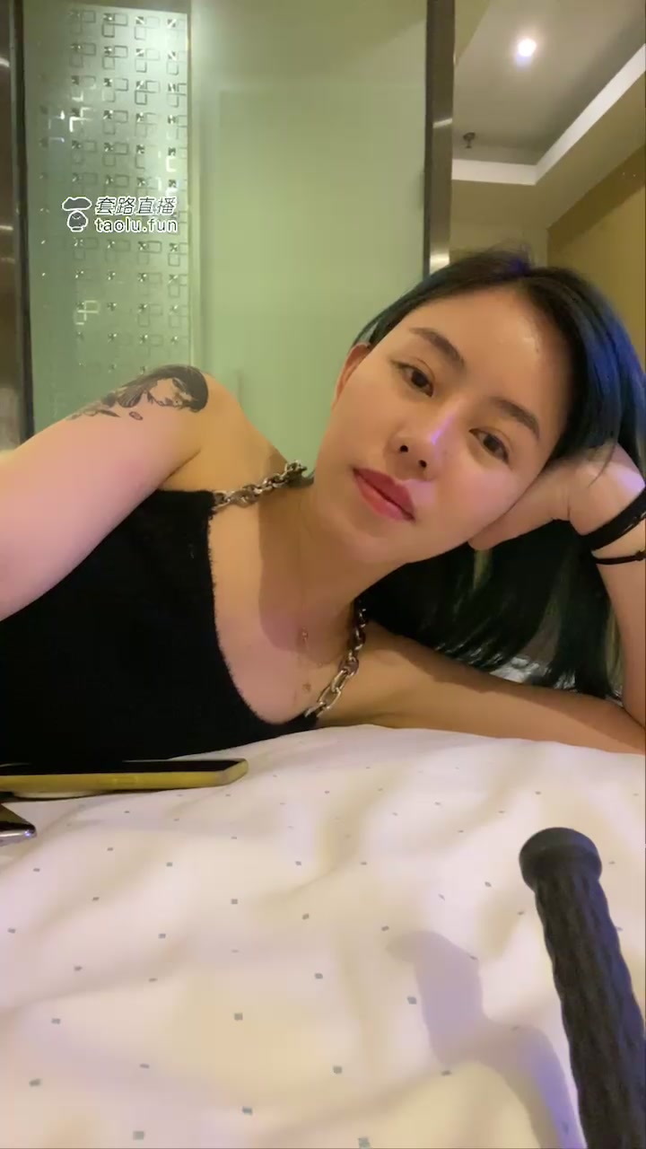 女 王 舔 脚 口 舌 捆 绑 虐 恋 2bzha.com