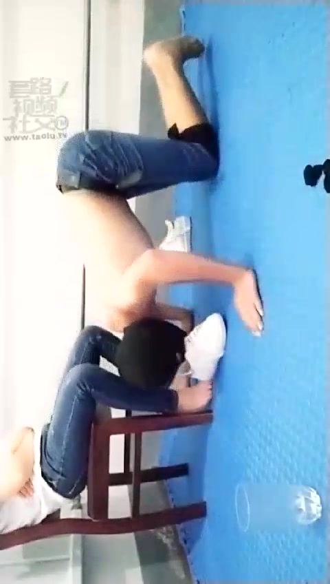 夫妻娜主 尺寸大了会被禁 随意玩玩吧