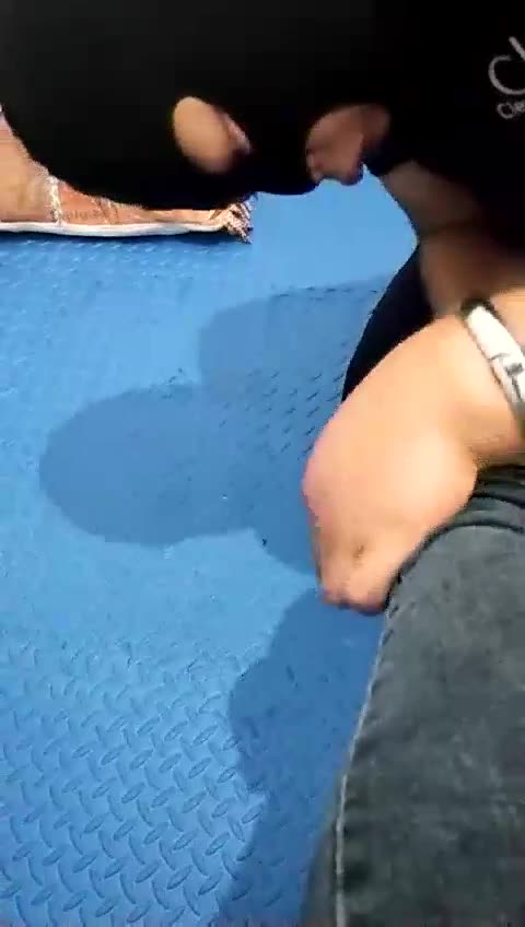 夫妻娜主 踩踏新收的奴