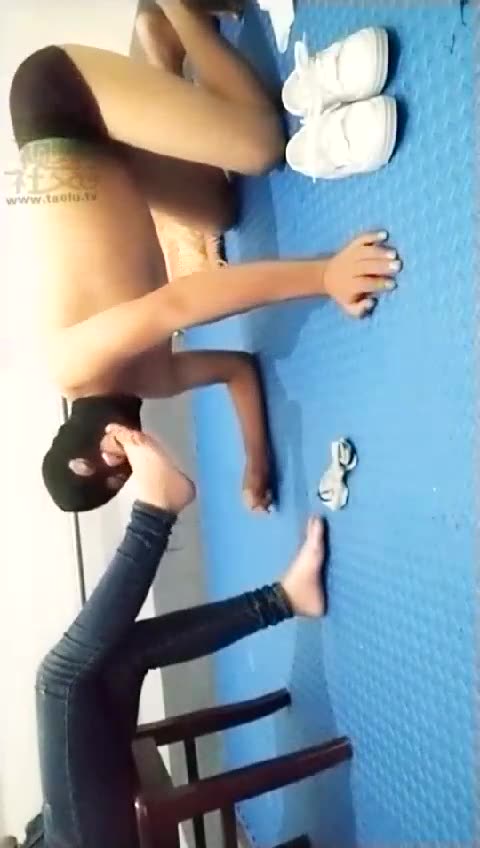 夫妻娜主 调教尺寸大了会被禁随便玩玩