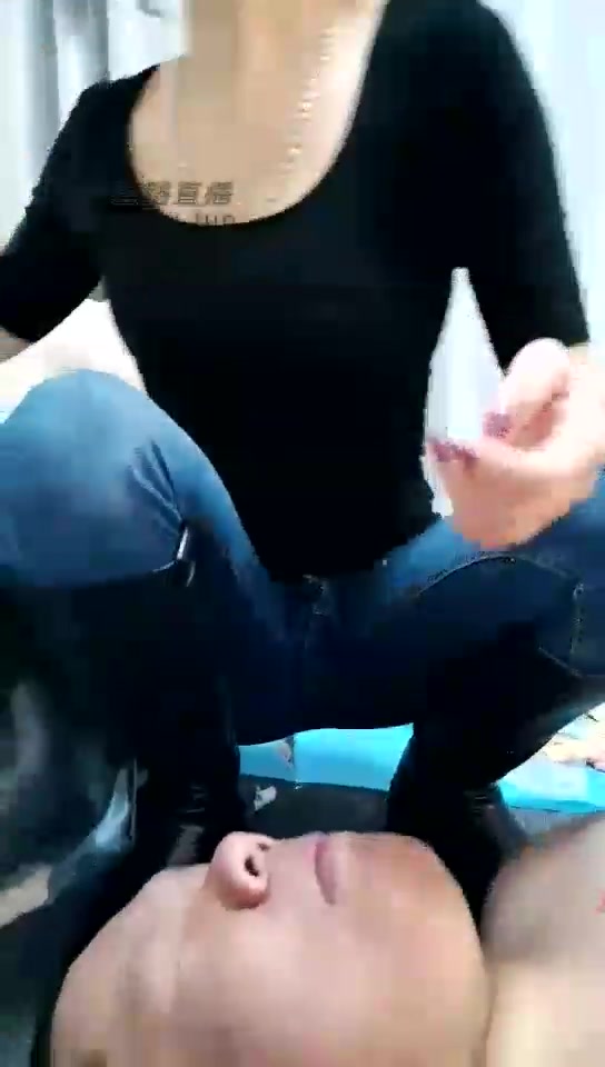 墨云 以喂食开始 以暴打结尾