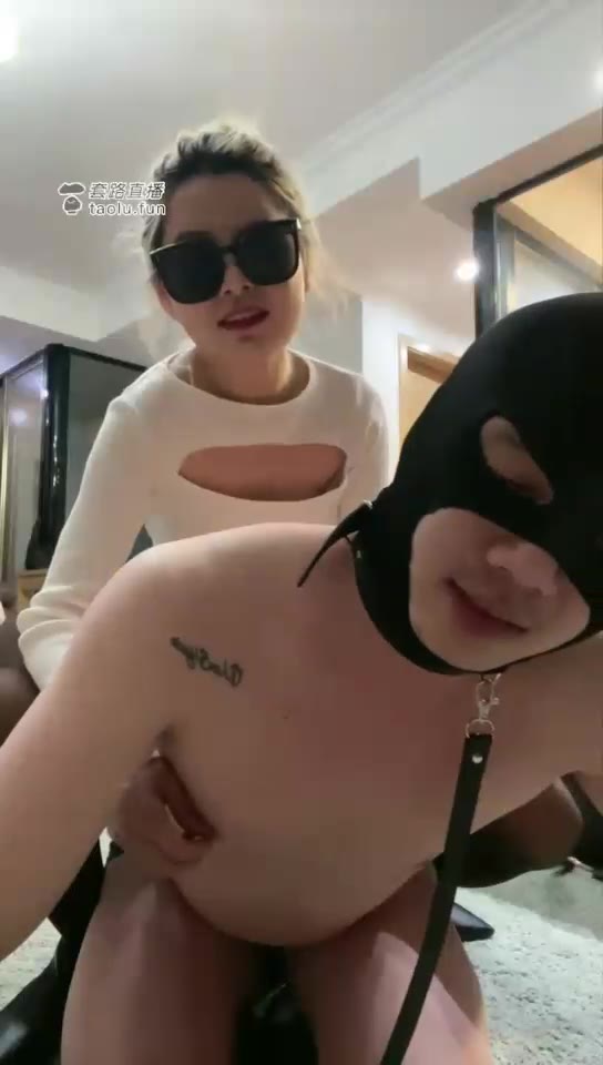 小丸子 调教锁了一天的狗 穿插第一视角