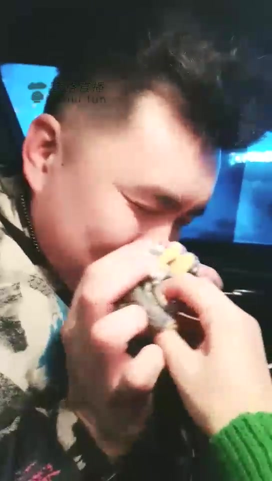 V婷 玩弄滴滴司机 舔脚如舔蜜 棉袜原味