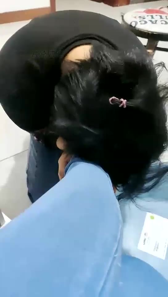 冰女王 牛仔裤棉袜玩女奴脸 洗脚奶伺候洗脚