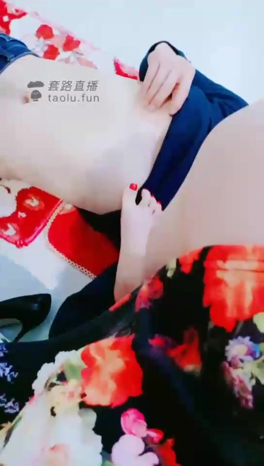 艾丽莎 虐狗 强制舔