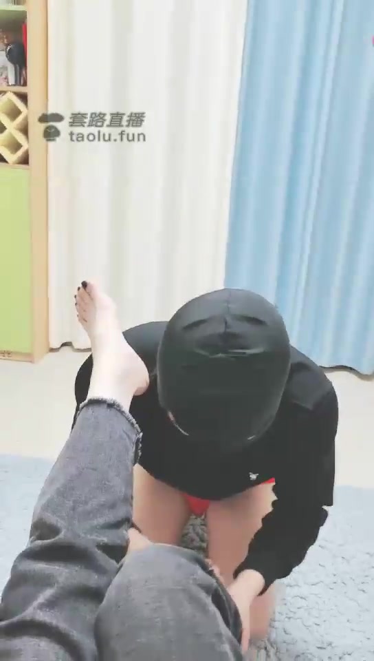 皇 口水喂食 闻帆布鞋 恋足 女主首次露脸