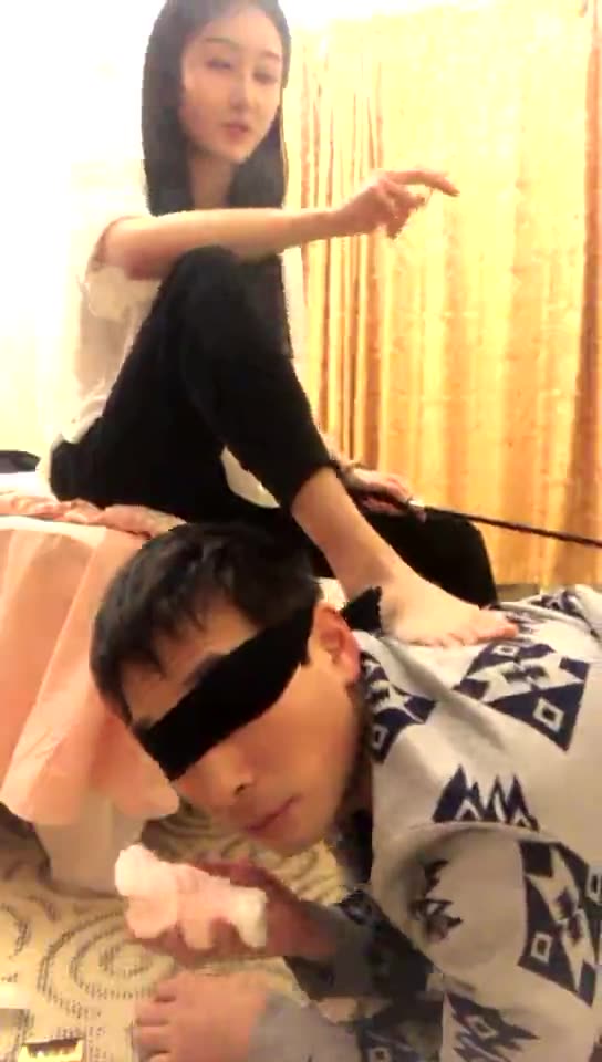 杨十二 温柔的背后是暴力鞭打耳光