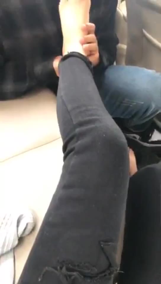 ice 冰瞳 男友就喜欢在车上舔脚