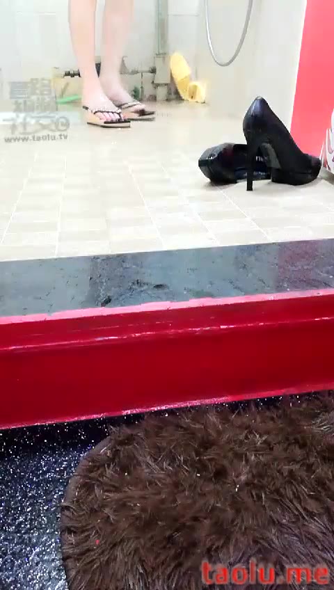 SMquenwuhan 刚调教结束后 圣水打湿换丝袜内裤