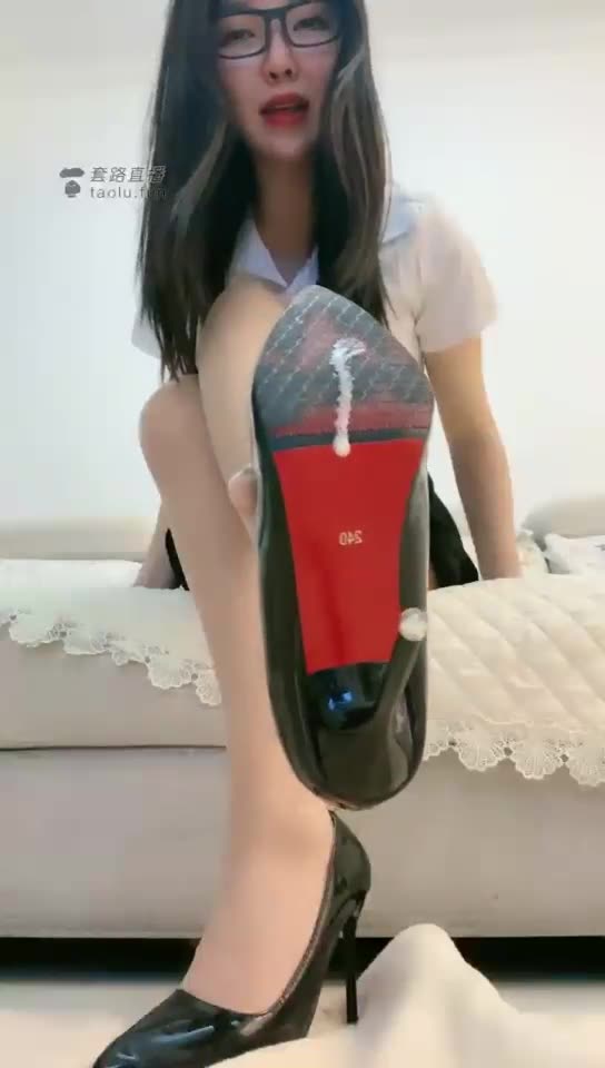 王妃 老师羞辱学生 红绿灯