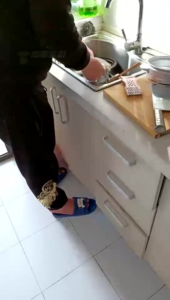 丝魅女王 监督做家务