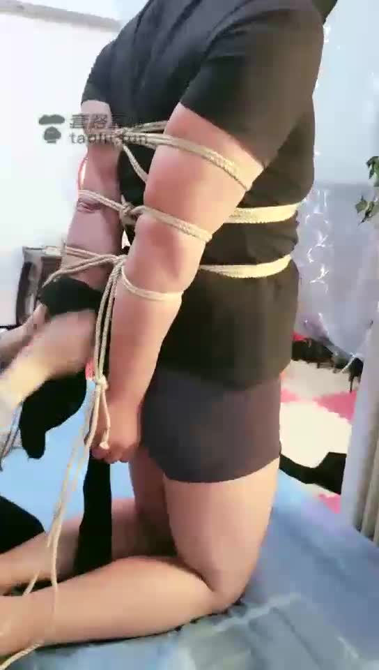 Tease the dog, whipped, bound and imprisoned