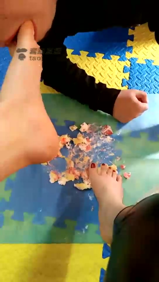 丝魅女王 耳光 口水 鞭打 脚喂食 洗脚水