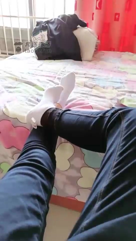 悦悦同学 闻闻香棉袜吧