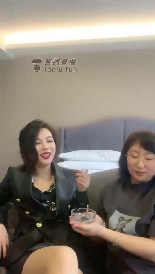 Auntie ate secretly under the table