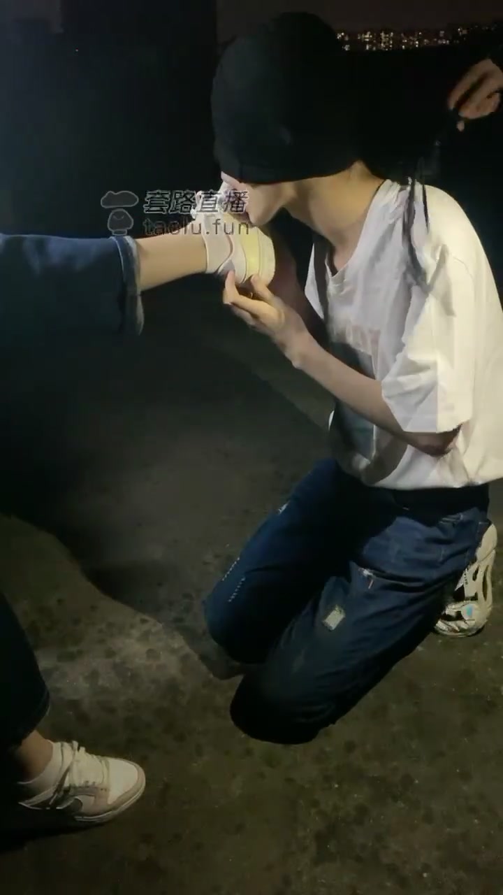 番奶奶 双女王 户外调教