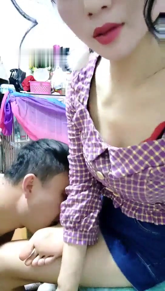 冷虐 大学生调教脚奴