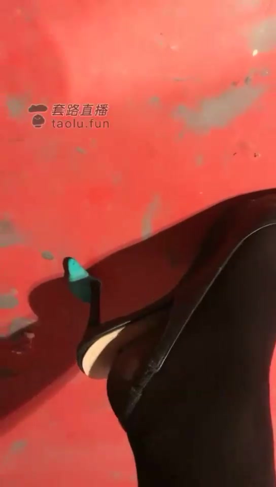 萌女王 高跟走路声音步步惊悚 被我抓到你就完了