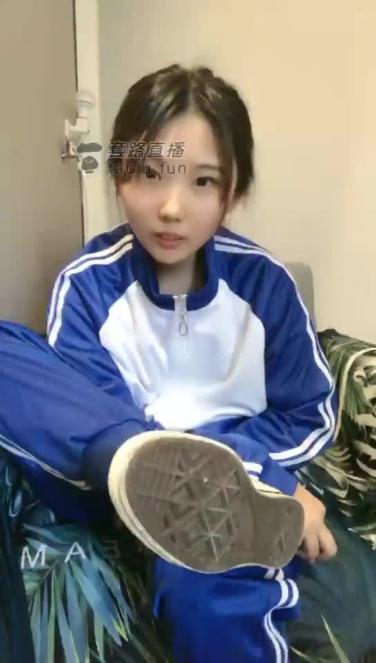 清清sama 第一视角 学校女厕所 校园暴力