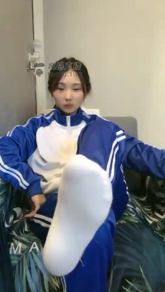 清清sama 第一视角 学校女厕所 校园暴力