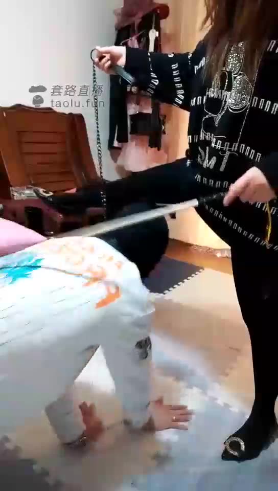 天津捌爷 黑丝恋足骑马