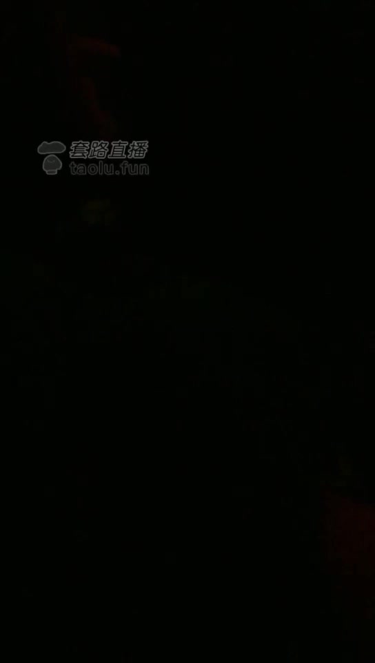 魅儿 电影院调教 踩脚下舔鞋底