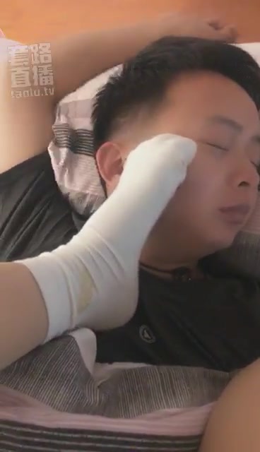 苏墨墨 邻家小妹调戏熟睡的邻居哥哥