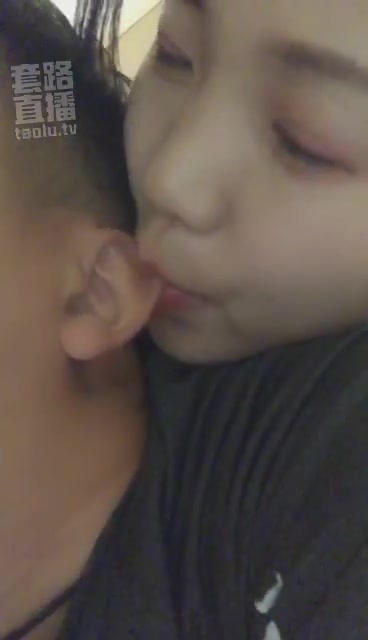 苏墨墨 邻家小妹调戏熟睡的邻居哥哥