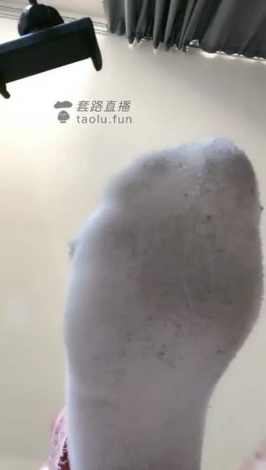 清清sama 第一视角脏棉袜脚底羞辱