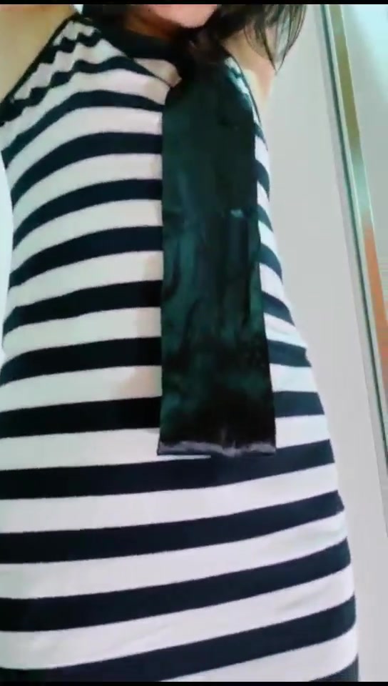 囚夫妻 在仓库惨遭羞辱