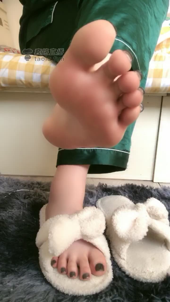 淼淼Sama 红绿灯 裸足羞辱 榨精