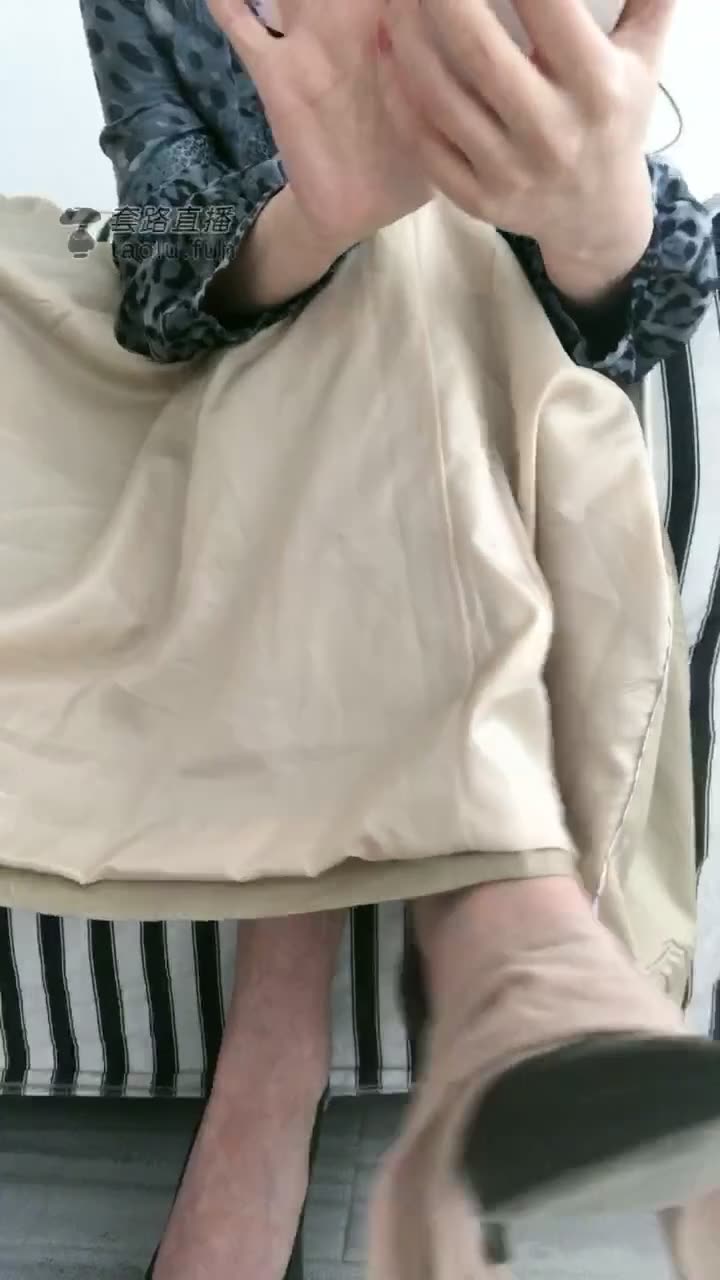 天泽大大 红绿灯 备好丝袜准备被调教吧