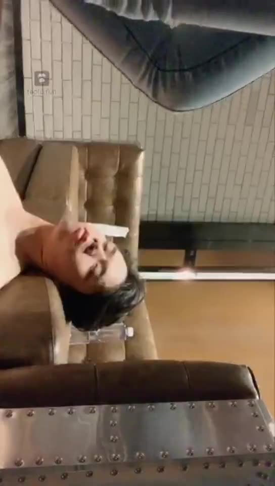 叁叁 舔脚喂食专场