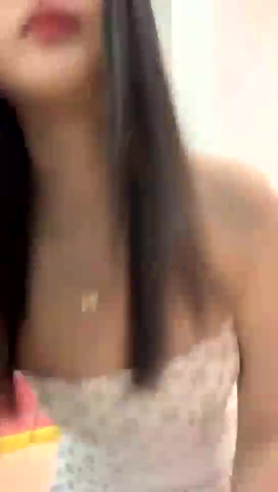 娜娜 地铁站极度羞辱