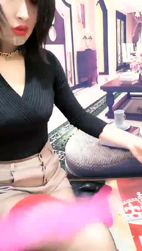 熟女慧 贱货 跪着给袜子给我叼过来