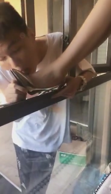 玉娘 偷窥女神脚