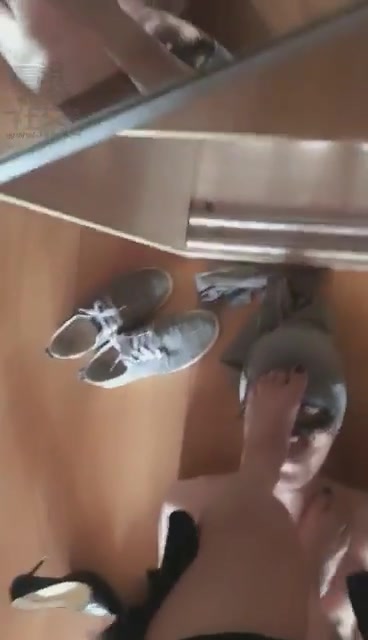 子颜 高跟鞋踩学生奶狗