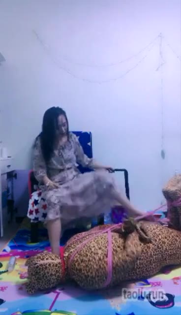 哈尔滨飞鱼 捆绑调教豹纹狗恋足