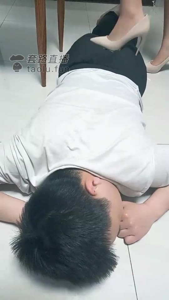 岛主 踩踏专场 高跟 爆菊 踢裆