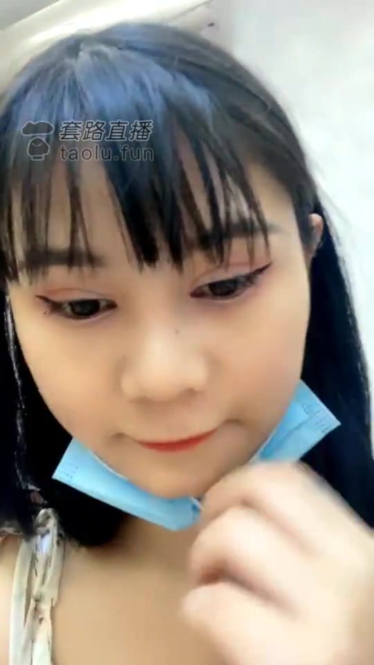 苏苏小仙女 跟美女回家 一起教训猥琐男