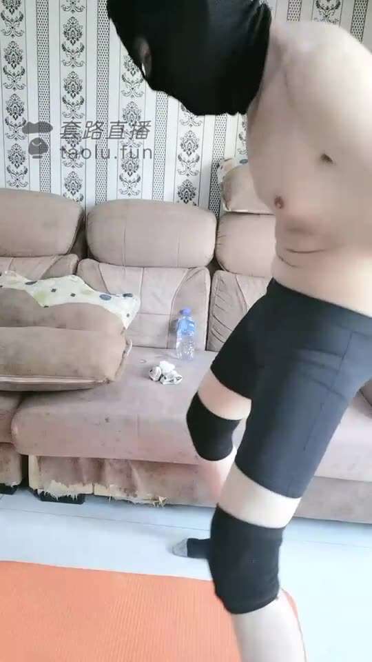 傲柔 调教 钉子鞋踢裆 高跟踩乳 舔脚 舔鞋
