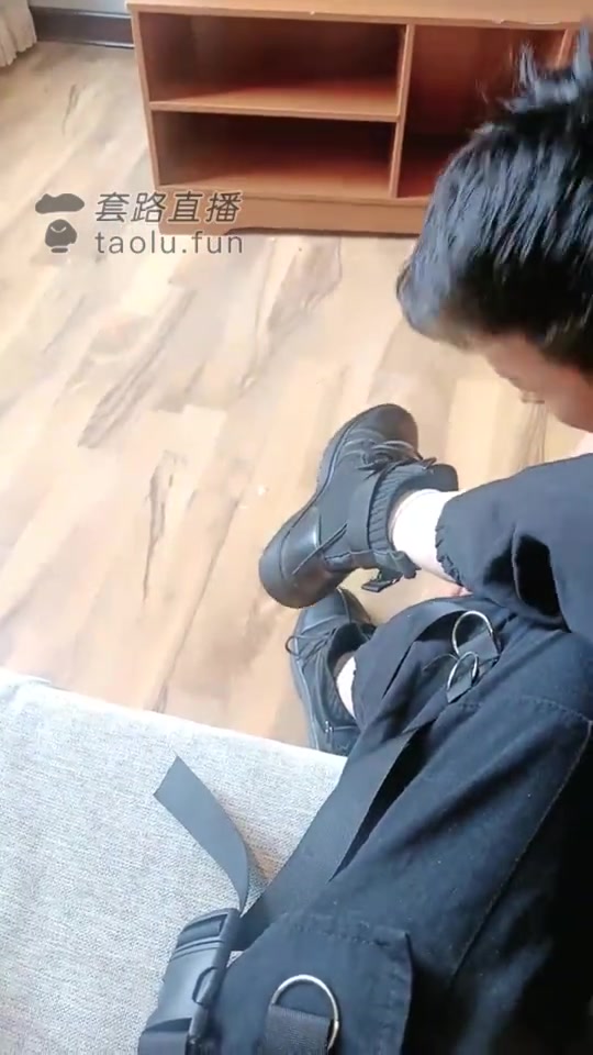 青岁岁殿下 直播调狗